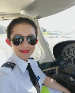 Pilot Sally Zhe Wang. (Gambar inf.news)