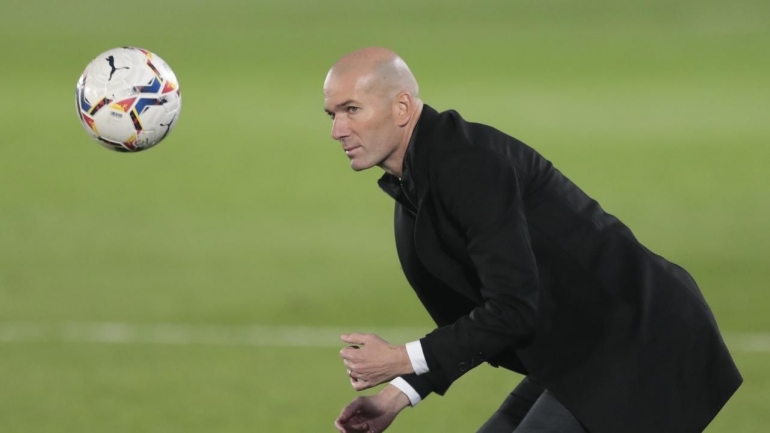 Zinedine Zidane - bola.com