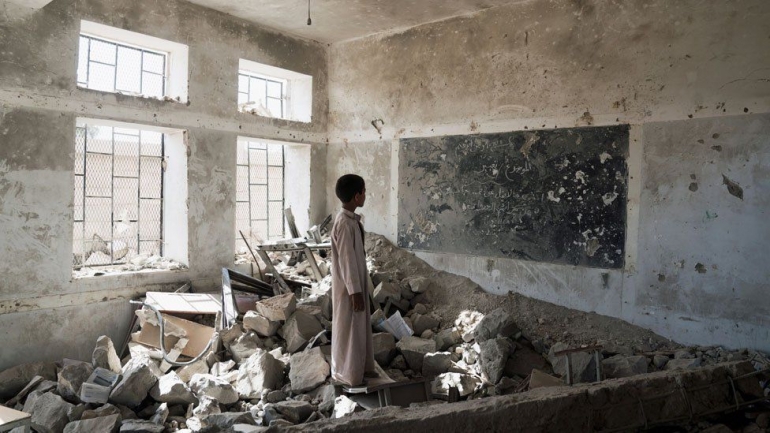 Banyak sekolah yang rusak selama enam tahun konflik di Yaman | Foto diambil dari UNOCHA/Giles Clarke