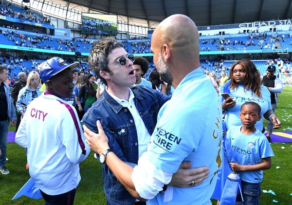 Eks gitaris Oasis Noel Gallagher, menghadiri pesta juara Manchester City. Sumber: bolaskor.com