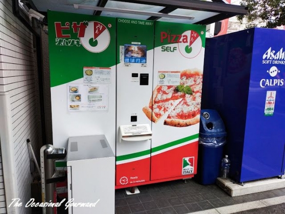 Mesin Pizza Self 24 di Hiroshima- Jepang. Sumber: theoccasionalgourmand.blogspot.com