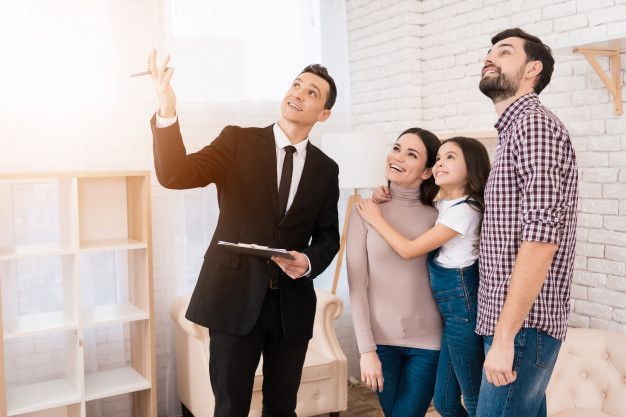 Ilustrasi Salesman Property (Sumber Freepik.com)