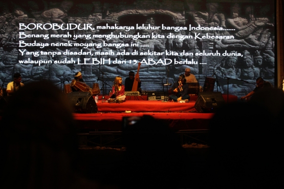 Sound of Borobudur Movement menyanyikan suara dan memetik kembali dawai peradaban bangsa (foto Adi Prima)