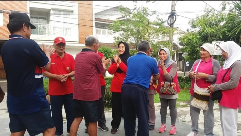 Saling Bermaafkan Komunitas Senam Tera. Sumber: Dokpri