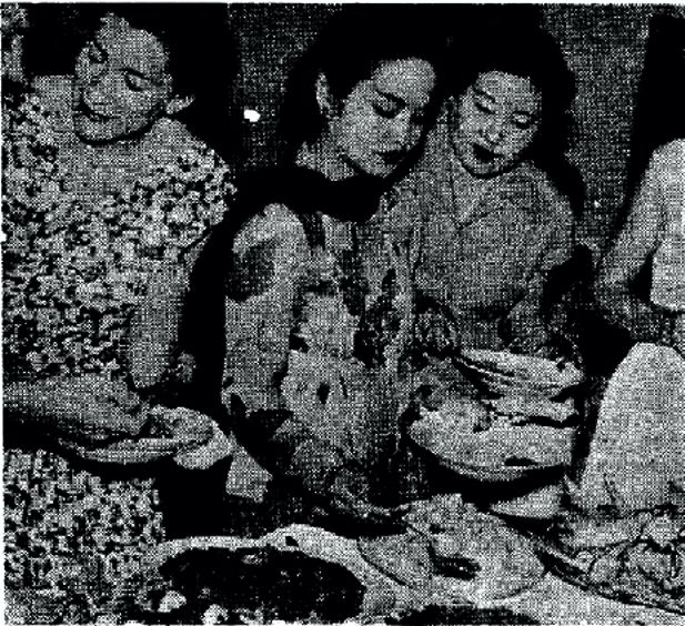 dokpri, Foto hitam-putih pada halaman 6 hasil scan Majalah SIASAT, Warta Sepekan, Tahun X, No. 468, 30 Mei 1956.