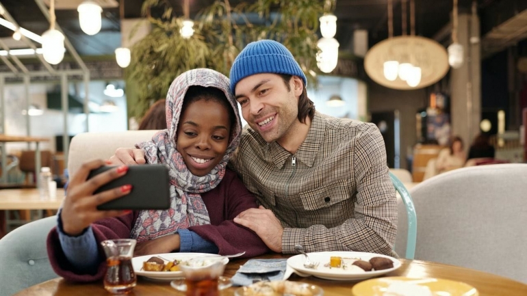 Silaturahmi Virtual | pexels.com