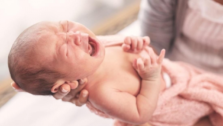Bayi menangis saat dilahirkan (sumber gambar: haibunda.com)