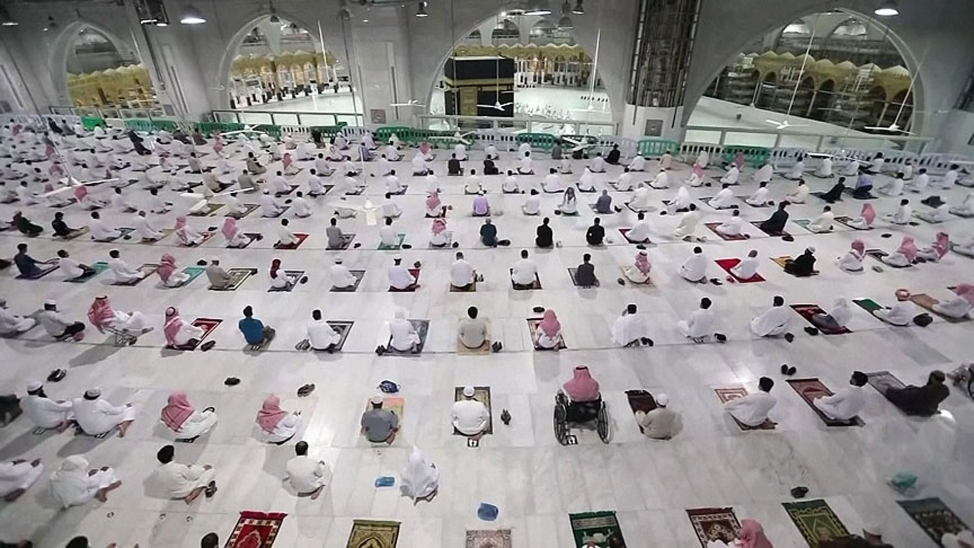 Jangan jadikan berubahnya suasana setelah Ramadan ikut memengaruhi perubahan perilaku syariat kita (nbcnews.com)