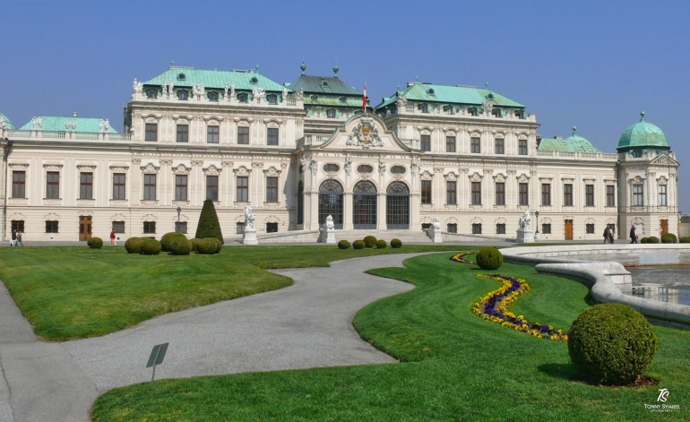 Salah satu istana di Wina. Sumber: koleksi pribadi