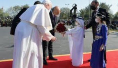 Gambar.thenationalnews.com/ Paus Fransiskus ketika Berkunjung ke Irak