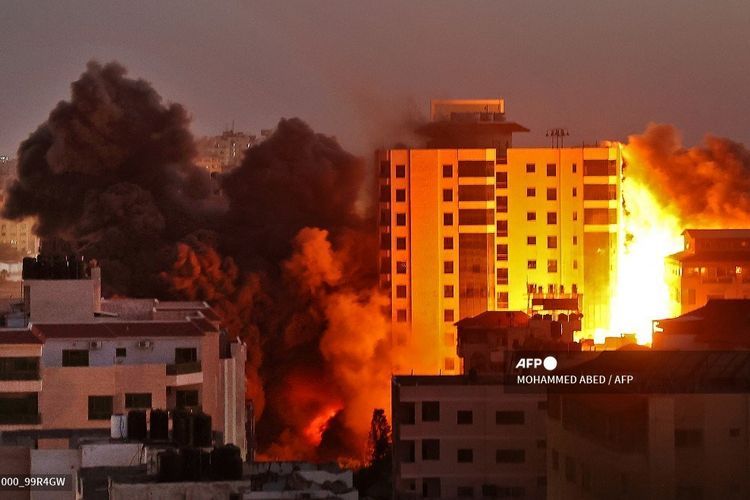 Serangan roket IDF ke Gaza. Sumber: AFP Photo/Mohammed Abed melalui kompas.com