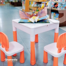 Jangan cemas, ada kursi baca mini di Gramedia Jogja - Instagram @gramedia_jogjasudirman