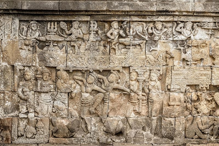 Salah satu panel relief pada Candi Borobudur (Foto: wonderfulimage.id)