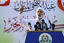 Pemimpin Hamas Ismail Haniya memberikan pidato di Gaza City, Selasa (21/8/2018).(AFP/ANAS BABA) via kompas.com