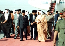 Mendampingi Presiden RI ke-2 H. M. Soeharto (Dokpri)