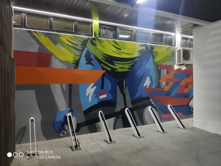 Mural 2 pada dinding parkir kantor, sumber: dokpri