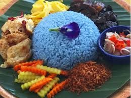 Nasi yang berwarna semakin membuat hidangan menggoda / jogjakita.co.id