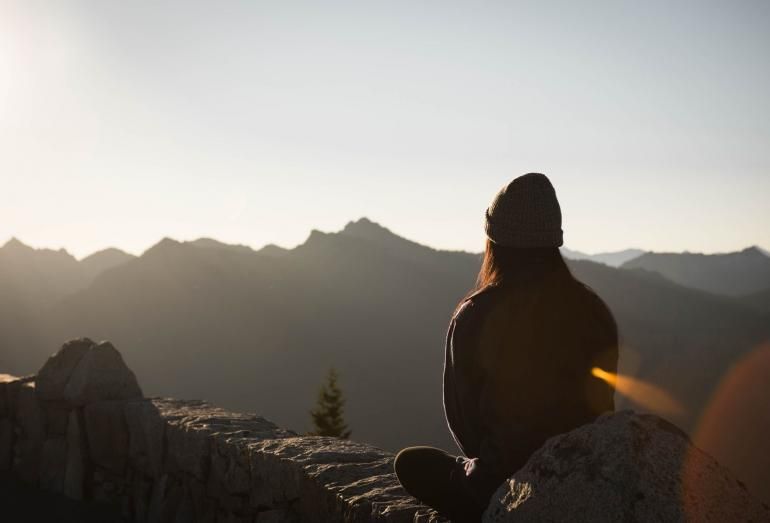 Ilustrasi Mindfulness. (Sumber: Daniel Mingook Kim on Unsplash)