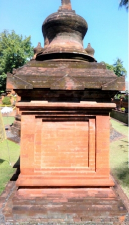 Salah satu Candi Perwara di situs Candi Buddha Kalibukbuk (Sumber: dokumen pribadi)