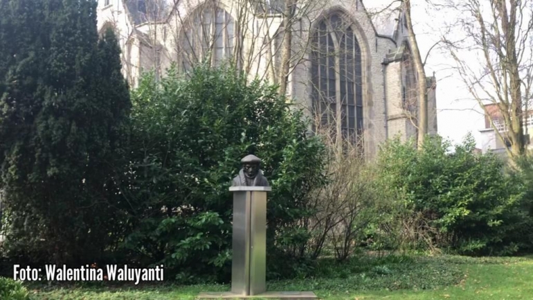 Foto: Patung Erasmus di depan Gereja St. Jan di kota Gouda, Belanda-dokpri