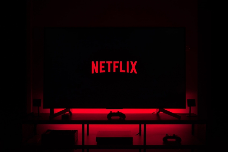 Netflix salah satu situs anime legal (unsplash/thibault penin)