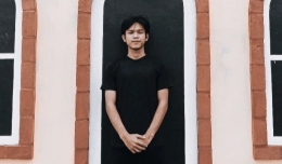 Tommy Jonathan Sinaga dengan rambut belah tengah: Sumber instagram @tommyjsinaga