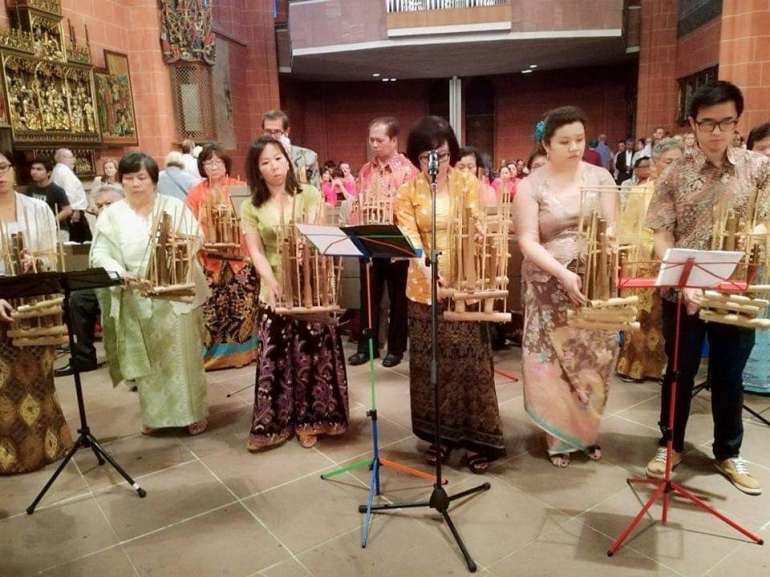 Angklung Masyarakat Katholik Indonesia Frankfurt(Foto von MKIF FB)
