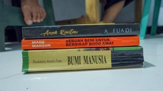 Ilustrasi buku asli (Kompasiana/Dok. Pribadi Rizky Hadi)