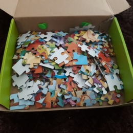 Salah satu puzzle jigsaw (180 keping) Mikhayla (Sumber: Dokumentasi pribadi Yunita Kristanti)