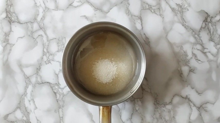 air, gula, dan agar- agar bubuk/dokpri