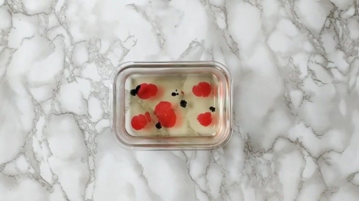 Tambahkan sedikit pewarna makanan/dokpri