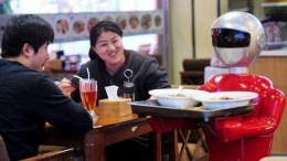 Robot Pengganti Pelayan di Sebuah Restoran Jepang. Sumber Detik.net
