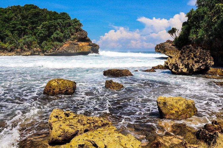 Pantai Batu Bengkung | Shutterstock