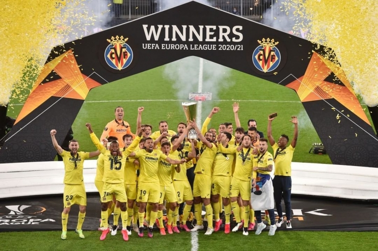 Pemain Villarreal merayakan gelar juara usai mengalahkan MU dalam laga final Liga Eropa. Sumber foto: instagram.com/villarrealcf