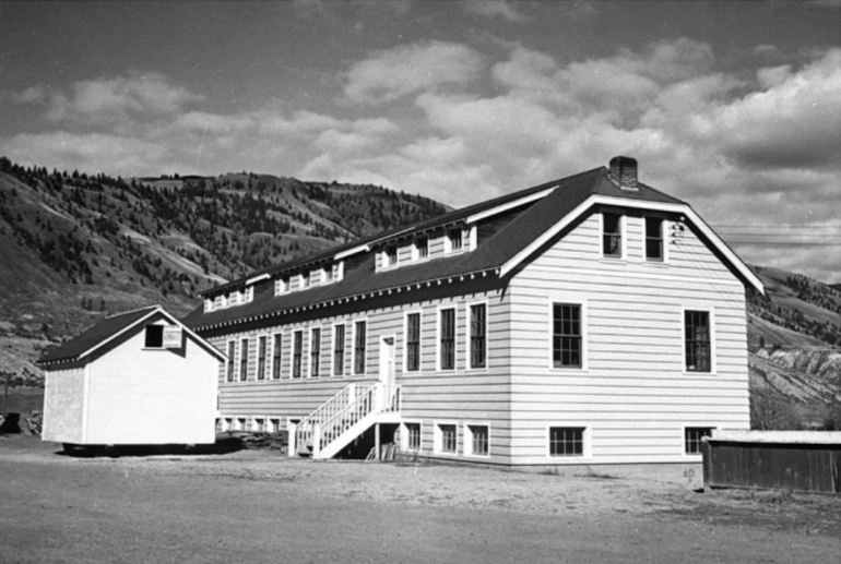 The Kamloops Indian Residential School tempat kuburan masal anak Indian Kanada ditemukan. Photo: Library and Archives Canada/Reuters