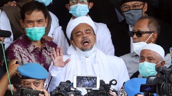 Habib Rizieq Shihab saat mendatangi Polda Metro Jaya, Jakarta Selatan, Sabtu (12/12/2020). Tribunnews.com/Jeprima