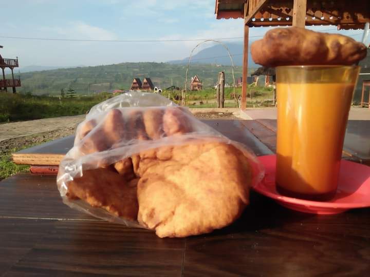 Sarapan pagi di pegunungan Tanah Karo (Dokpri)