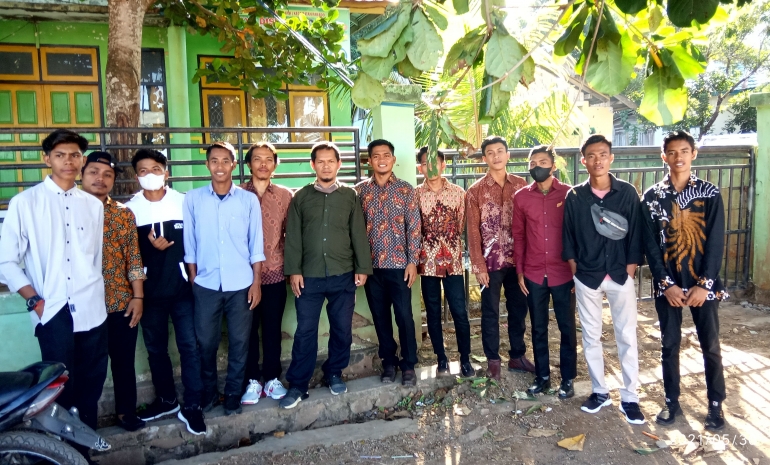 Dokpri. Bersama pemuda Dusun Kuta di Kuta Parado Bima NTB