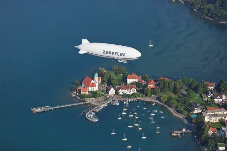 Pesawat Zeppelin wisata di atas danau Konstanz | foto: Bodensee/Achim-Mende