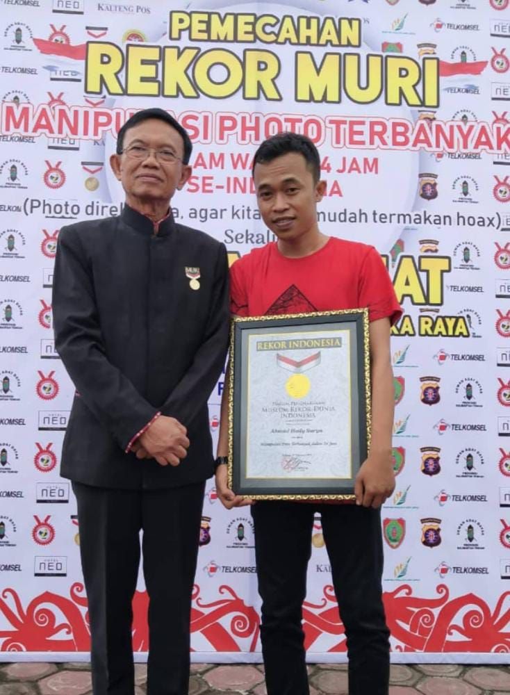Ahmad Hady Surya bersama dengan Manajer Rekor MURI Dunia Indonesia / dokpri