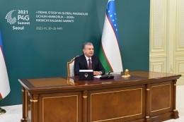 Presiden Republik Uzbekistan Shavkat Mirziyoyev saat menghadiri KTT P4g secara daring