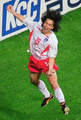 Ekspresi Ahn Jung-Hwan Saat Merayakan Golden goal-nya ke Gawang Italia | AFP 