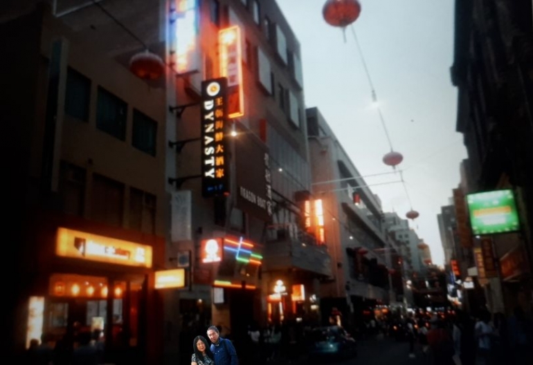 Berfoto diwaktu malam hari di China Town (dok pribadi)