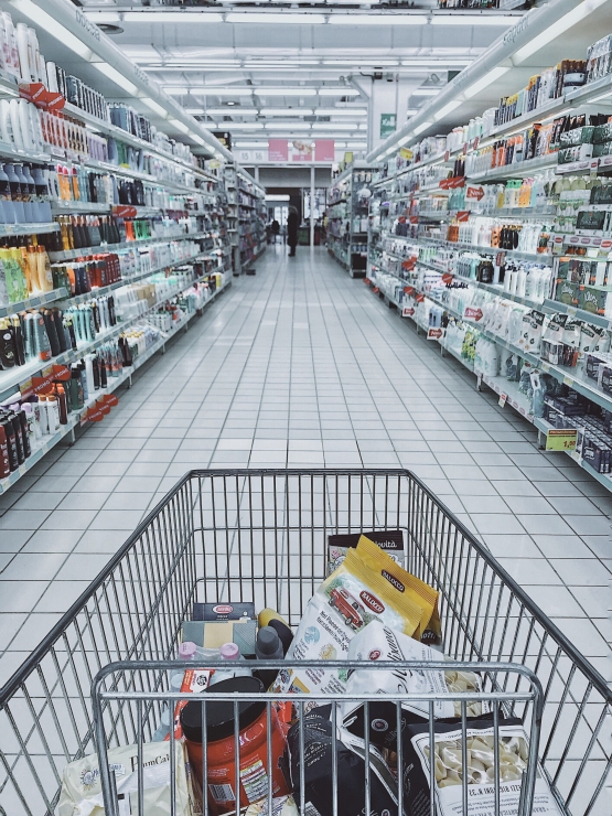 Ilustrasi Berbelanja, Foto oleh Oleh Magni dari Pexels 