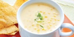 Sup krim jagung dengan kuah yang kental dan menghangatkan tubuh (Source: Salerasa.com)