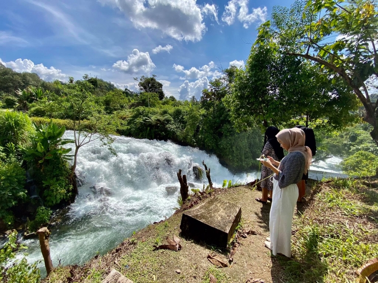 Air Terjun Niagara Ranau. Sumber: dokumentasi pribadi