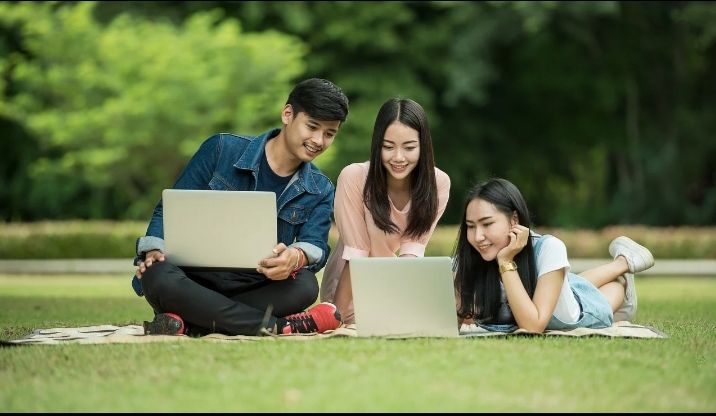 Sumber Gambar: 3 Laptop yang Bagus untuk Mahasiswa dengan Harga Terjangkau/Gadgetren.com