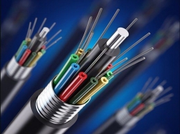 Semua perangkat saja sudah pakai fiber optik, masa jaringan internetmu masih pakai kabel listrik? (optcore.net)