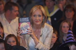J.K Rowling, sumber gambar ; forbes.com