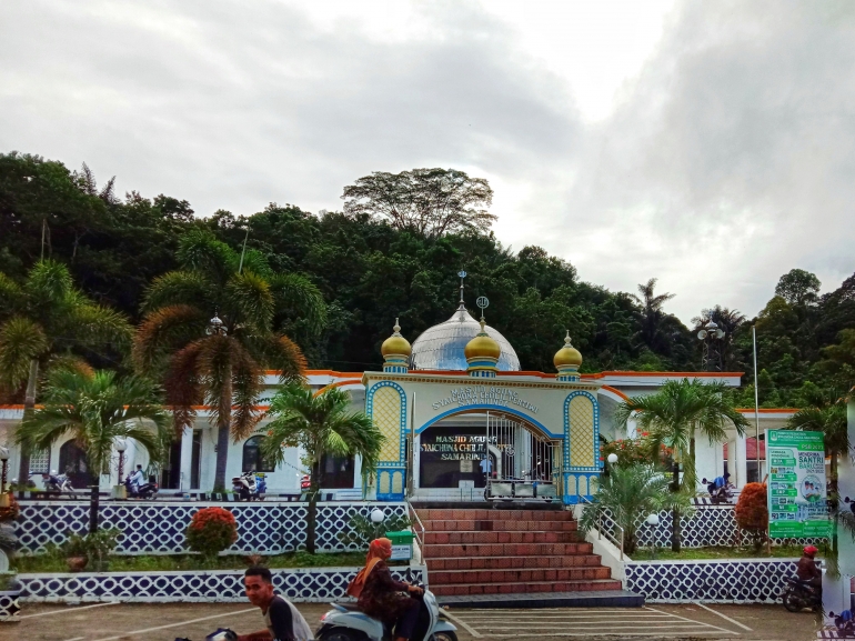 Masjid agung Saichona Cholil Pertiwi (dokpri)